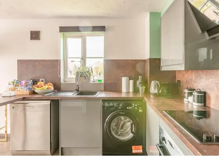 Elegant 2 Bedroom Apartment In Historic Cambridge